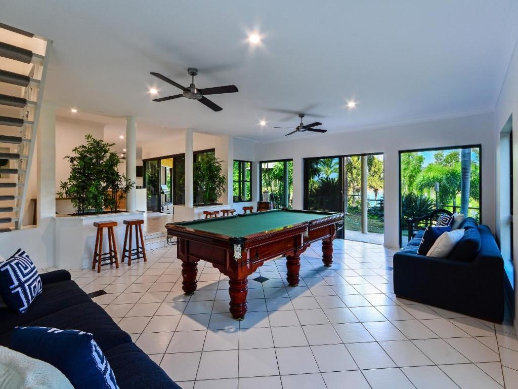 The Palms On Hamilton Island Villa Exterior photo